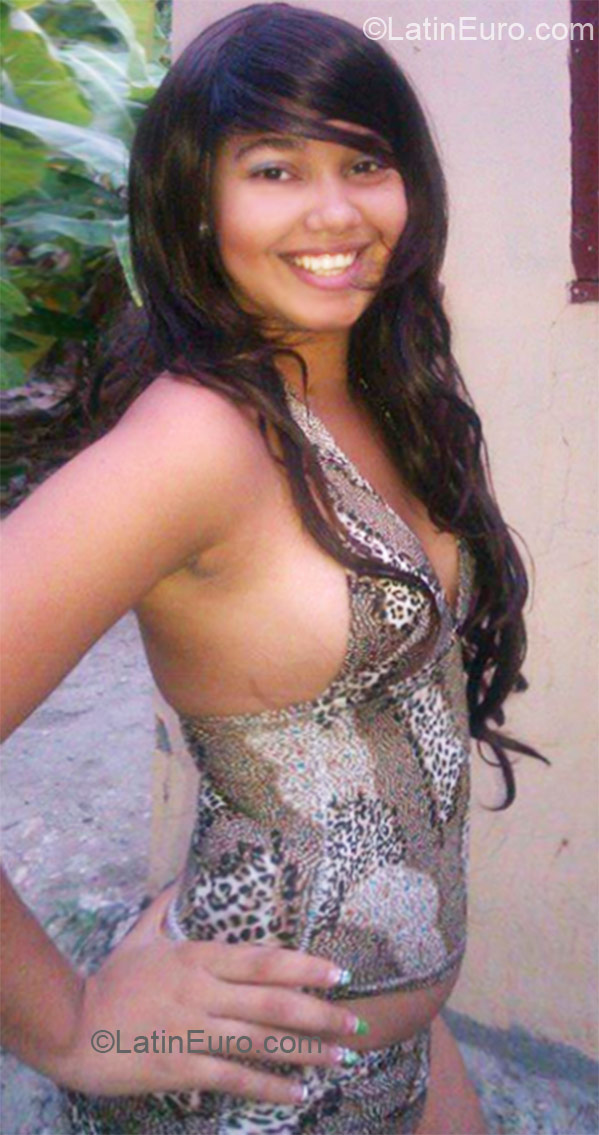 Date this good-looking Dominican Republic girl Katherine from Santo Domingo DO10936