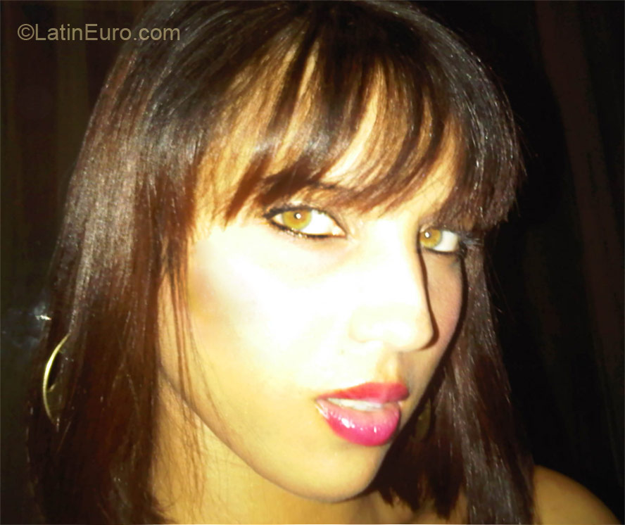 Date this tall Dominican Republic girl Nathalia from Santo Domingo CO10122