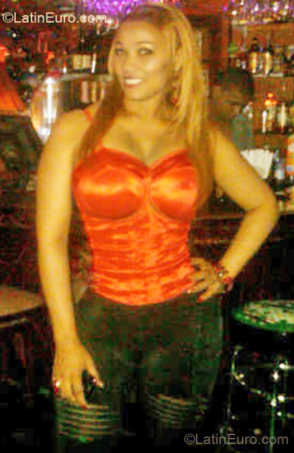 Date this georgeous Dominican Republic girl Fiordaliza from San Pedro De Maciris DO14453