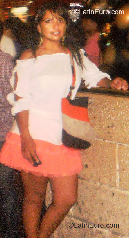 Date this athletic Colombia girl Lina from Manizales CO10180