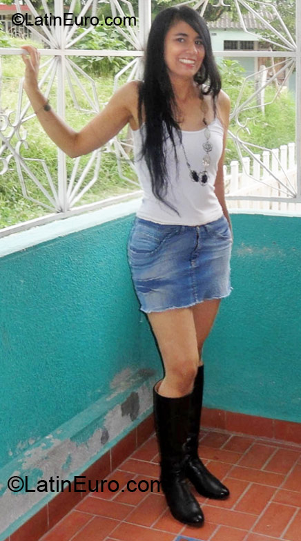 Date this pretty Colombia girl Mary from Bogota CO10198