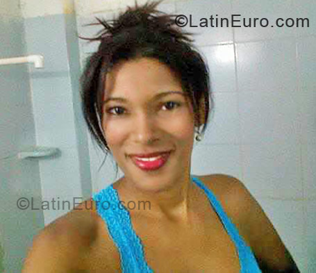 Date this beautiful Colombia girl Carolin from Riohacha CO10225