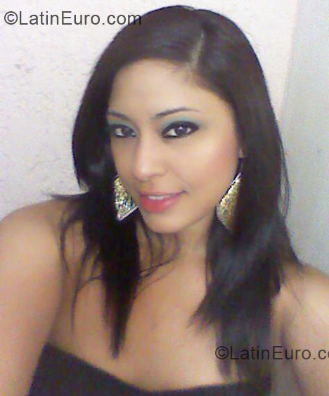 Date this beautiful Mexico girl Janine02 from Cancun MX703