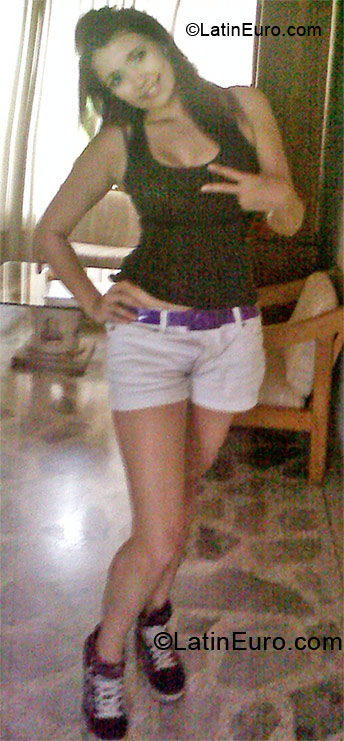 Date this voluptuous Colombia girl CO10276 from Pereira CO10278