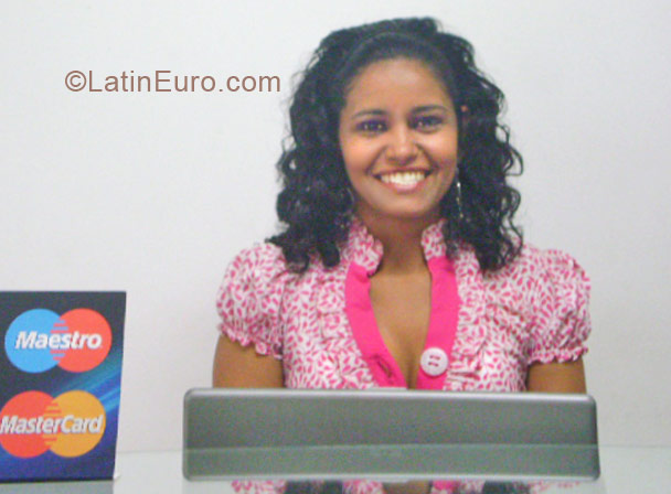 Date this gorgeous Colombia girl Nelly from Bucaramanga CO10280