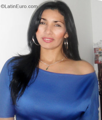 Date this hard body Colombia girl Yeny from Bogota CO10282