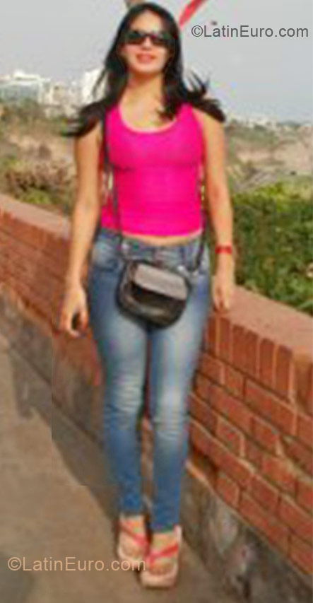 Date this charming Colombia girl Kamila from Medellin CO10299