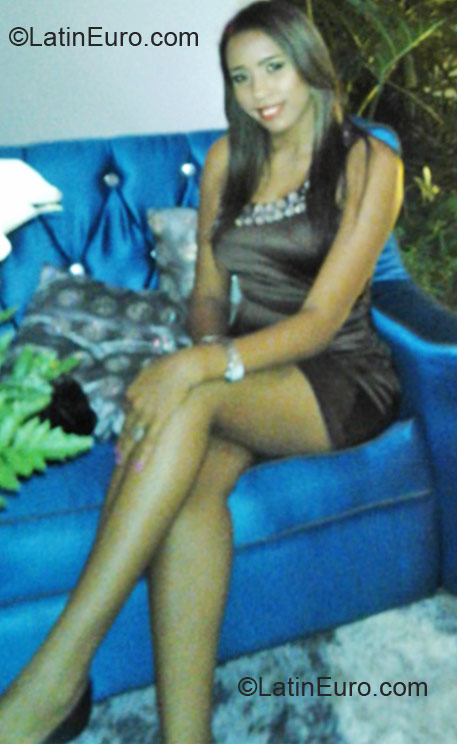 Date this exotic Dominican Republic girl Yudelka from Santiago DO11202