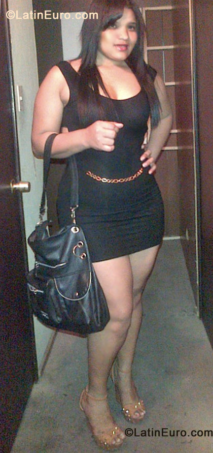 Date this nice looking Chile girl Alexandra from Iquique CL65