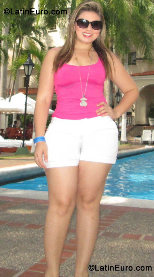 Date this attractive Colombia girl Margarita from Barranquilla CO10456