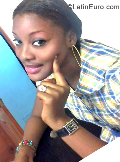 Date this sultry Cote D'Ivoire girl Irne from abidjan CI27