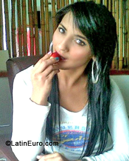 Date this georgeous Colombia girl Leisi from Barranquilla CO10580