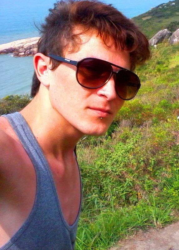 Date this cute Brazil man Petters from Florianópolis BR6733
