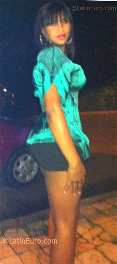 Date this gorgeous Dominican Republic girl Gisselle from Santo Domingo DO11431