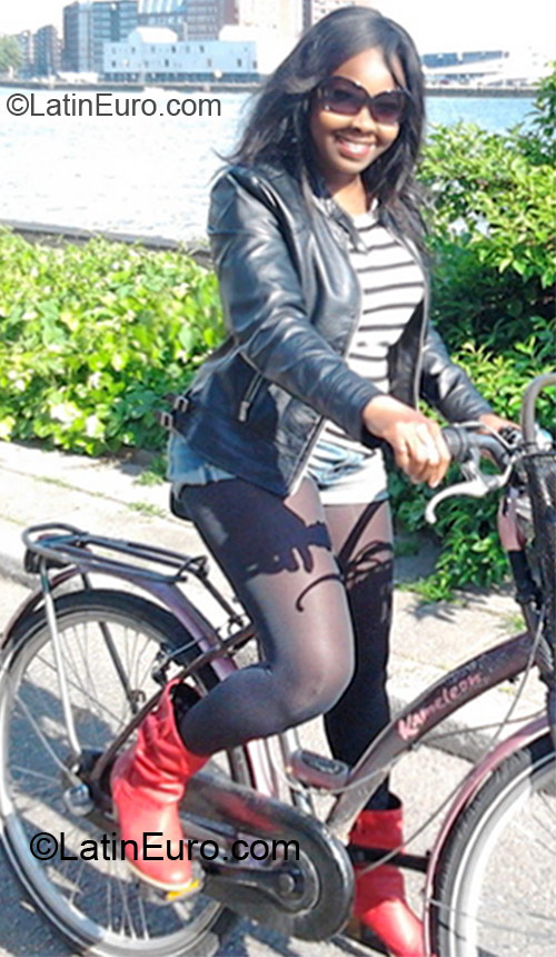 Date this sensual Netherlands girl Carmen carla from Amsterdam NL202