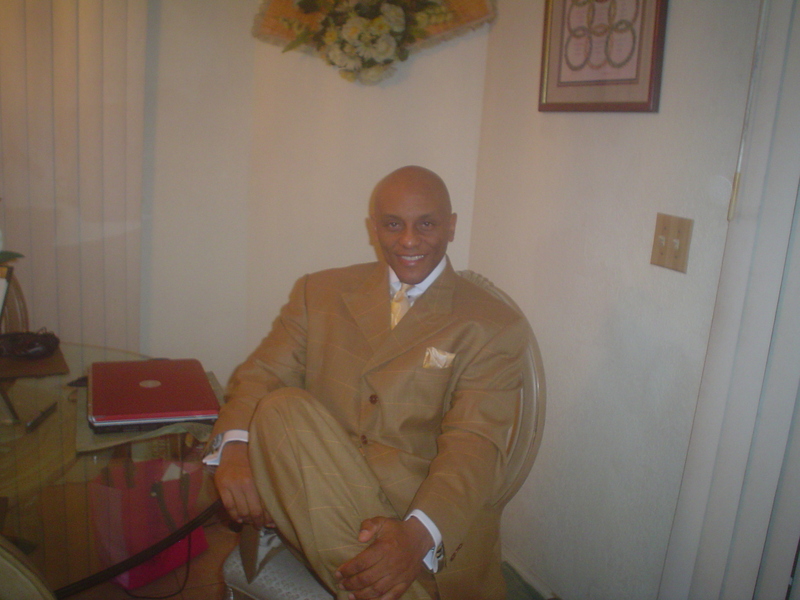 Date this tall United States man Pondre from Redondo Beach US13176