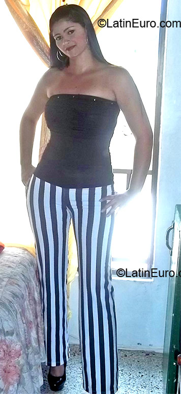 Date this sultry Colombia girl Diana from Medellin CO10657