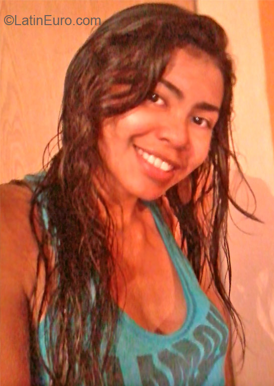 Date this tall Colombia girl Samantha from Barranquilla CO10660