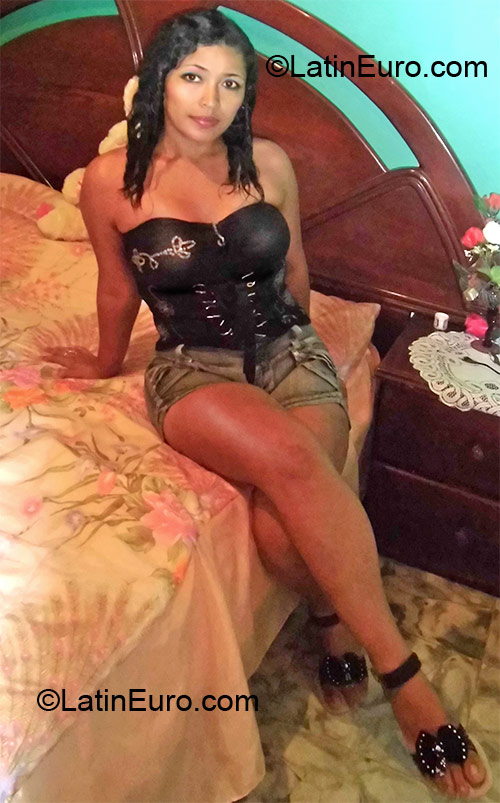 Date this cute Colombia girl Gleidy from Cali CO10670