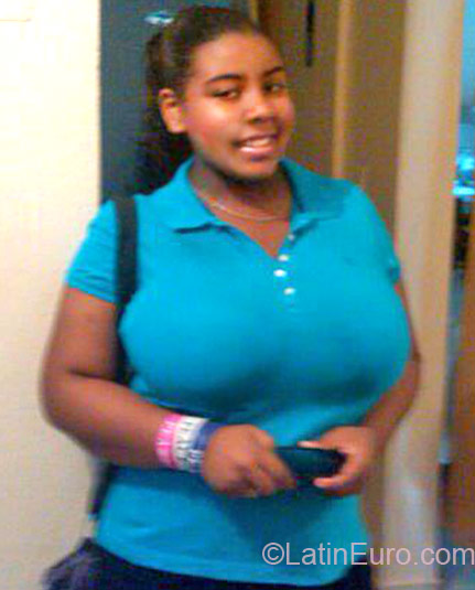 Date this hard body Dominican Republic girl Pamela from Santo Domingo DO11961