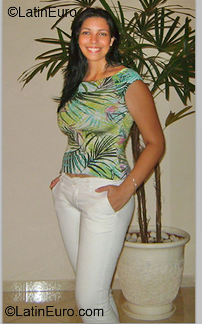 Date this attractive Brazil girl Poliana from Sao Paulo BR6797