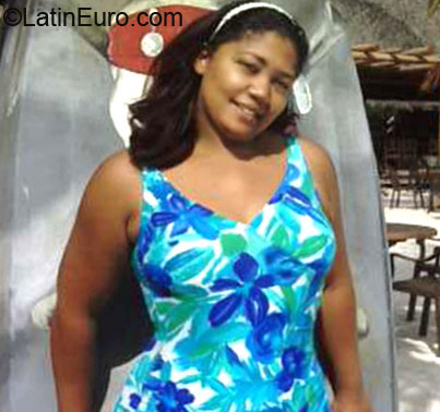 Date this hot Dominican Republic girl Yaneris from Spaillat DO11495