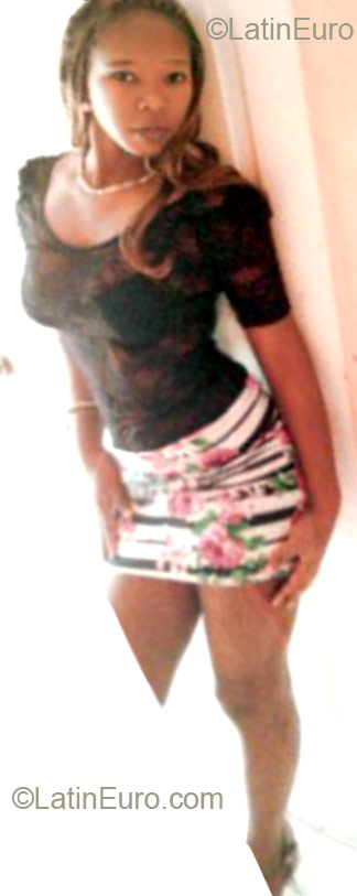 Date this pretty Honduras girl Ingrid from La Ceiba HN681