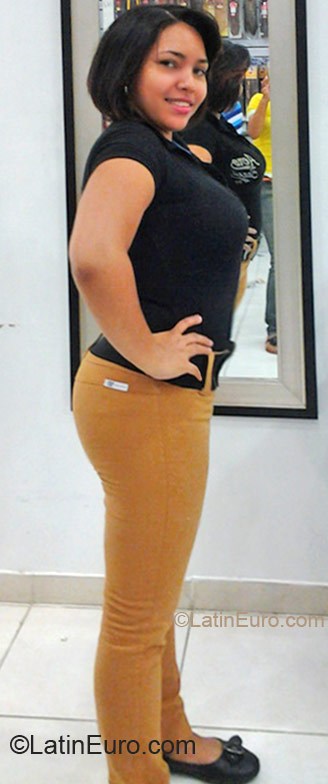 Date this hot Dominican Republic girl Awilda from Santiago DO11517