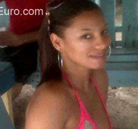 Date this happy Dominican Republic girl Berenice from Santiago Rd DO19487