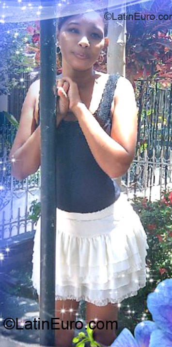 Date this beautiful Colombia girl Nayibi from Cali CO10702