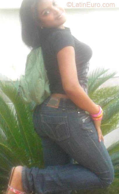 Date this good-looking Dominican Republic girl Yamile from Santo Domingo DO11543