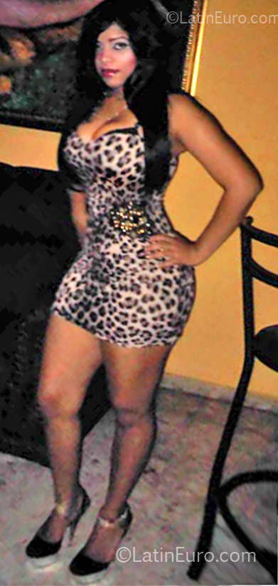 Date this delightful Dominican Republic girl Violeta from Santo Domingo DO11572