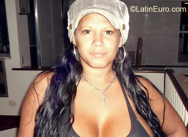 Date this athletic Brazil girl Rachilen from Rio De Janeiro BR8832