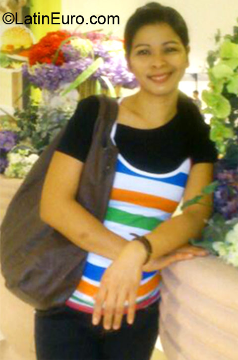 Date this cute Hong Kong girl Maribel from Kowloon HK4