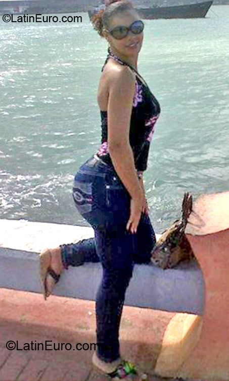 Date this beautiful Dominican Republic girl Rafelina from Puerto Plata DO11625