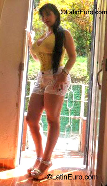 Date this hard body Colombia girl Jennifer from Medellin CO10750