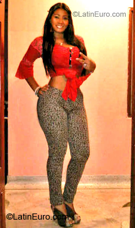 Date this charming Colombia girl Maria fernanda from Cali CO10794