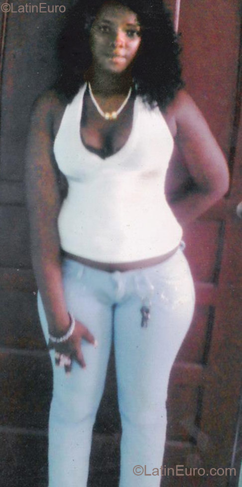 Date this georgeous Dominican Republic girl Yerlin from Santo Domingo DO11859