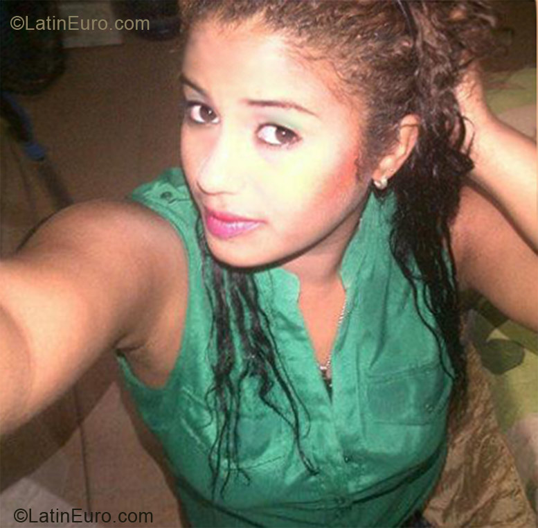 Date this good-looking Dominican Republic girl Sandra from Santo Dominigo DO11764