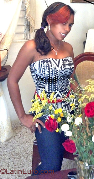 Date this nice looking Dominican Republic girl Miriam from Santo Domingo DO11794