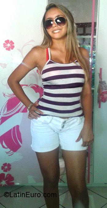 Date this nice looking Brazil girl Marcia Maria from Bernardo Do Mearim BR6905