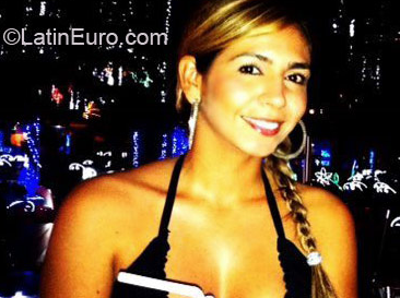 Date this voluptuous Colombia girl MARIA from Bucaramanga CO10850