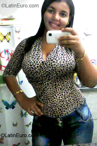 Date this athletic Brazil girl Erica from Rio De Janeiro BR6923