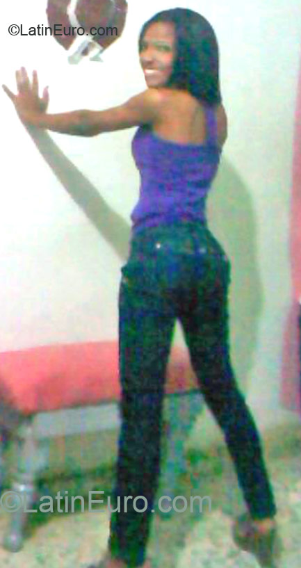 Date this hot Dominican Republic girl Anyelis from Santiago DO11873