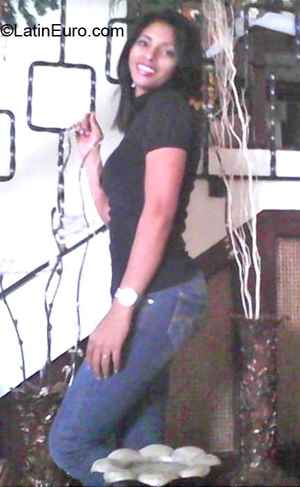 Date this passionate Dominican Republic girl Mariecruz from San Cristobal DO11885