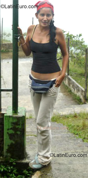 Date this pretty Colombia girl Nidi from Acacias CO10895