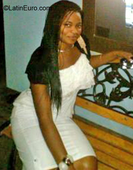 Date this voluptuous Jamaica girl Melesha from Kingston JM634