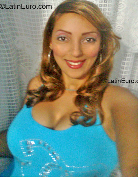 Date this fun Dominican Republic girl Mermelada from Santo Domingo DO11985