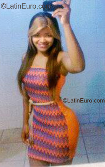 Date this lovely Dominican Republic girl Karol from Santo Domingo DO11998