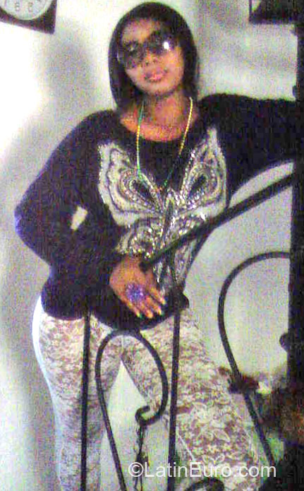 Date this fun Jamaica girl Kadean from Kingston GB683